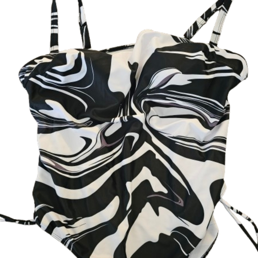 Swimsuit Plus Size One Piece Black & White  NWOT - Picture 4 of 7